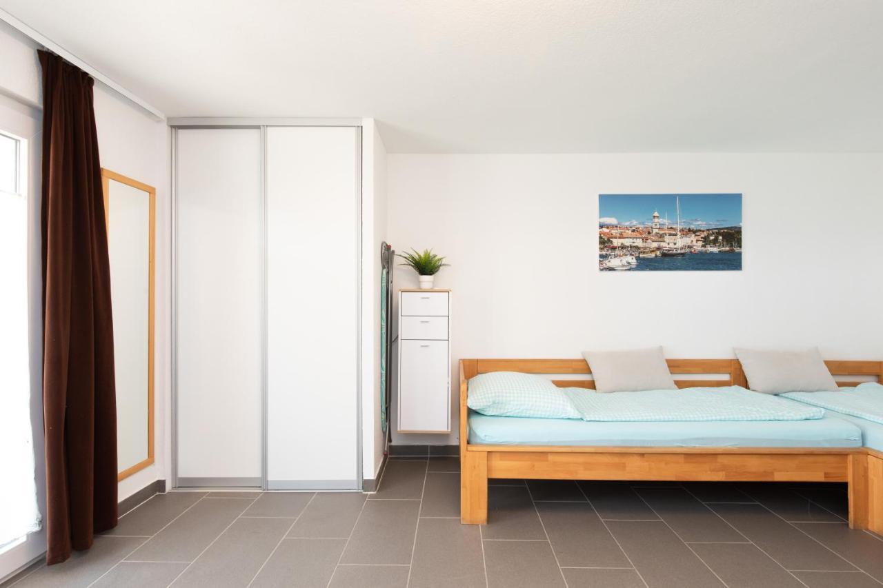 Apartments Oleander Крк Екстер'єр фото