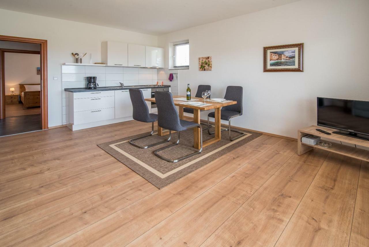 Apartments Oleander Крк Екстер'єр фото