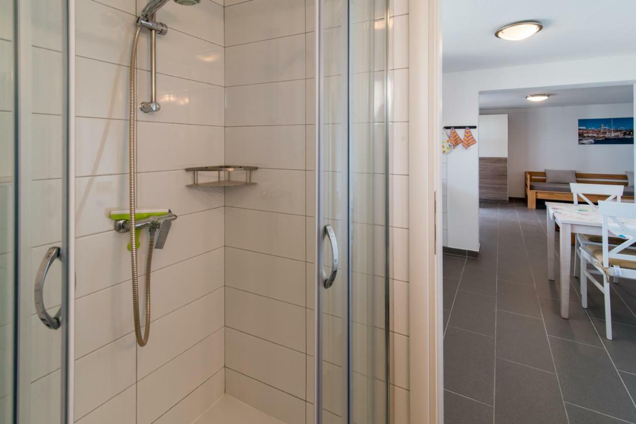 Apartments Oleander Крк Екстер'єр фото